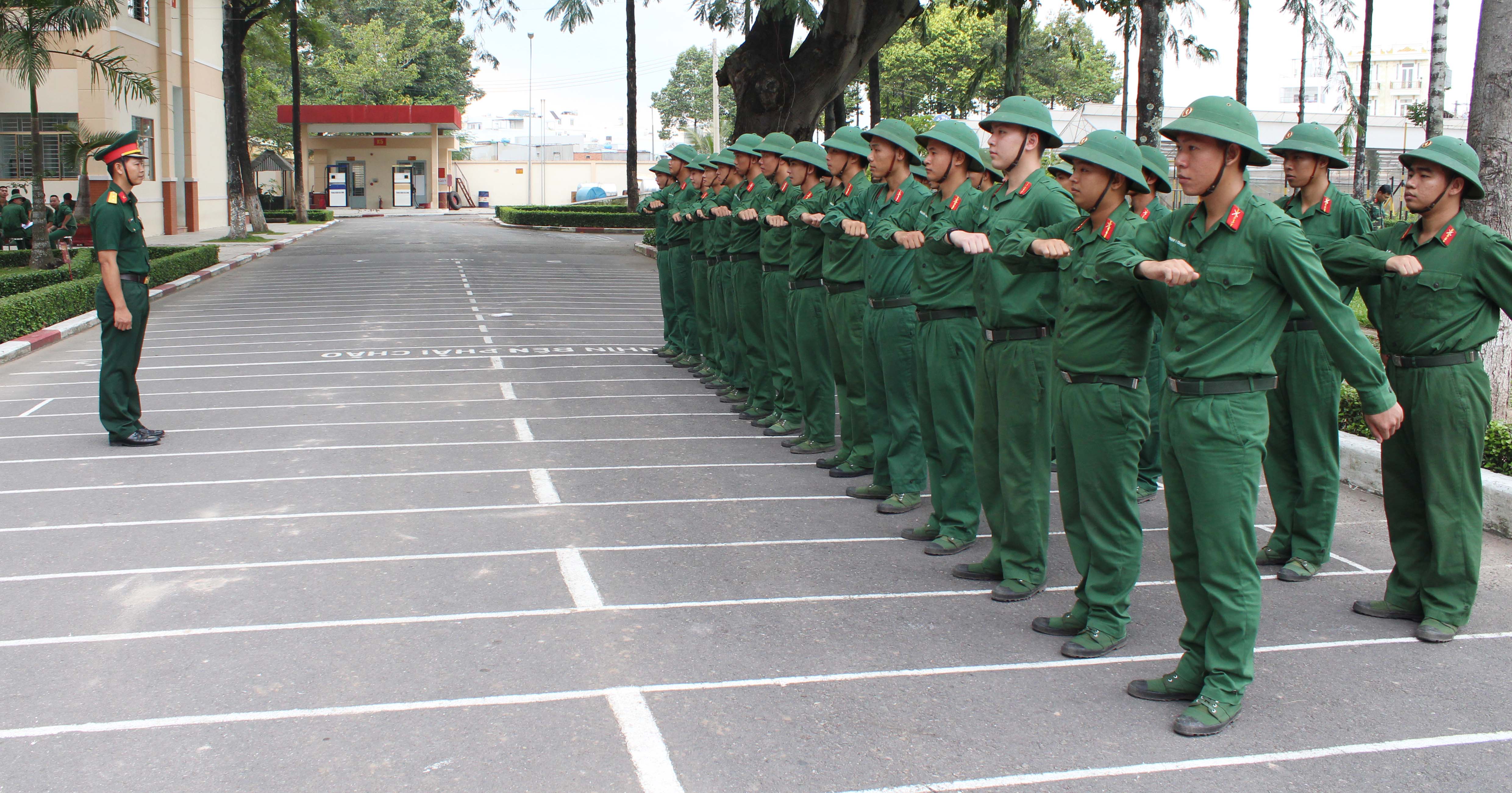 Trung đoàn Gia Định nâng cao huấn luyện, sẵn sàng chiến đấu 